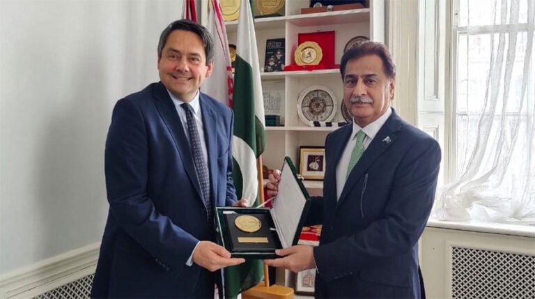 National Assembly Speaker Sardar Ayaz Sadiq Meets CPA Secretary General Stephen Twigg