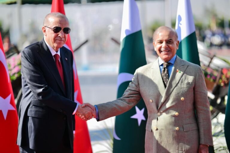 Erdogan’s Official Visit Begins with Warm Reception in Pakistan