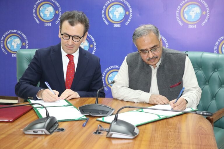 Ambassador Sohail Mahmood, Director General ISSI, and Ambassador Javlon Vakhabov, Managing Director, IICA, signed the MoU