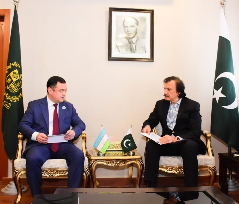 Haroon Akhtar Khan, Alisher Tkhakayev Discuss Expanding Bilateral Trade, Investment