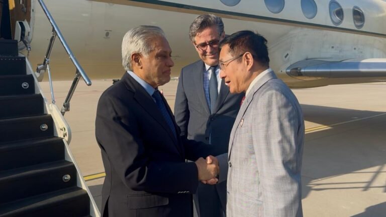 Ishaq Dar Arrives in Beijing on 3-Day Official Visit to Discuss Regional Security